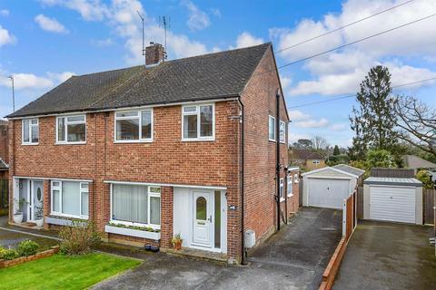 3 bedroom semi-detached house for sale - Hill Mead, Horsham, West Sussex