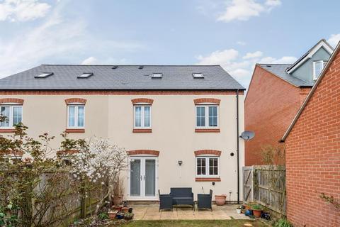 4 bedroom semi-detached house for sale, Bicester,  Oxfordshire,  OX26