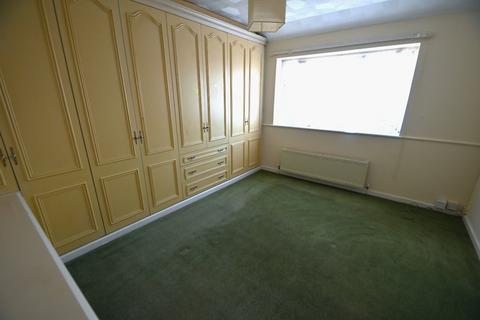 3 bedroom semi-detached house to rent, Barton Road, Langley, Berkshire, SL3