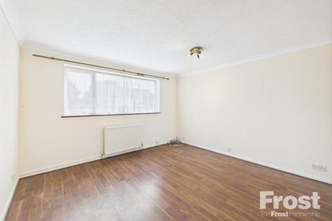 3 bedroom semi-detached house to rent, Barton Road, Langley, Berkshire, SL3