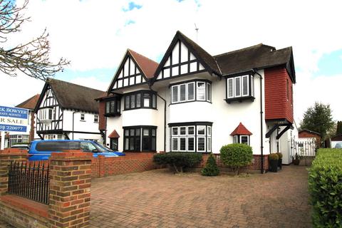 135 Corbets Tey Road, Upminster, RM14 2AX