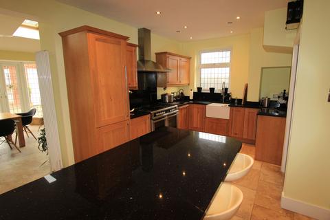 135 Corbets Tey Road, Upminster, RM14 2AX