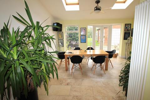 135 Corbets Tey Road, Upminster, RM14 2AX