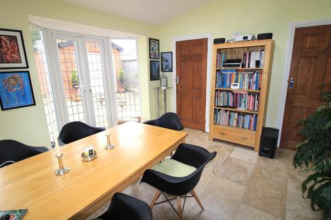 135 Corbets Tey Road, Upminster, RM14 2AX