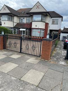4 bedroom detached house to rent - 91  ,Mount pleasant road, London, NW10