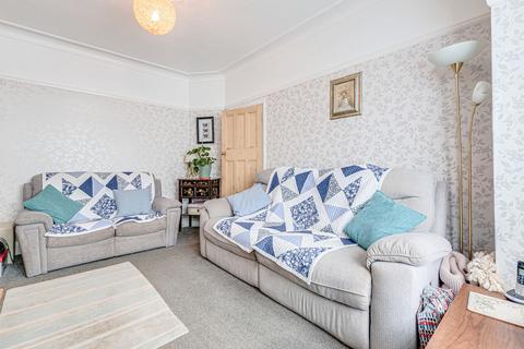 3 bedroom end of terrace house for sale, Lymington Avenue, Leigh-on-sea, SS9