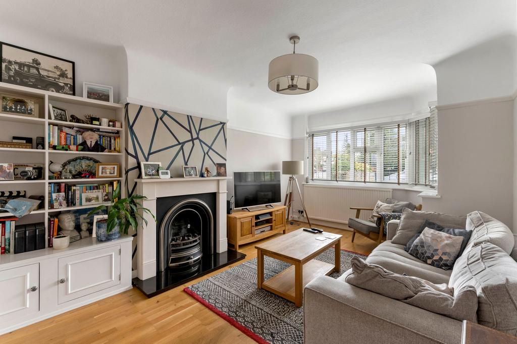 West Wickham, West Wickham BR4 3 bed semi-detached house - £650,000