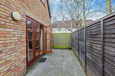 1a Elsworth Place, Cambridge, CB2 8RG