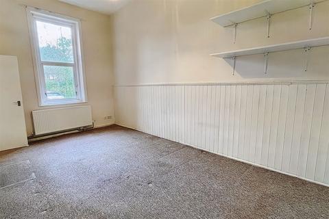 Flat 3, Hazelwood Court, 16 Cavendish Road, Bournemouth, BH1 1RE