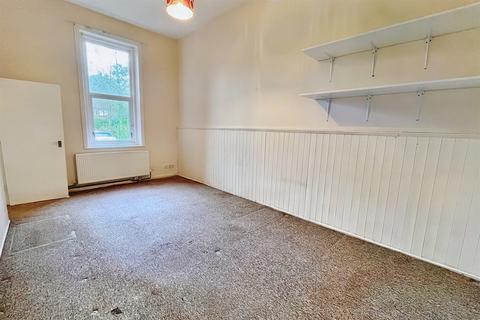 Flat 3, Hazelwood Court, 16 Cavendish Road, Bournemouth, BH1 1RE