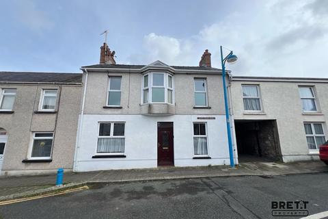 2 bedroom flat to rent - 7 Queen Square Mews, Brewery Street, Pembroke Dock, Pembrokeshire. SA72 6JS