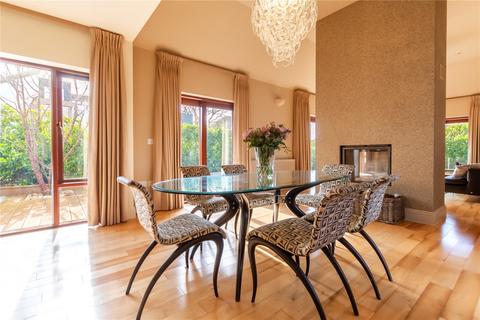 8 Cefn Coed Crescent, Cardiff, CF23 6AT