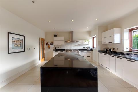 8 Cefn Coed Crescent, Cardiff, CF23 6AT
