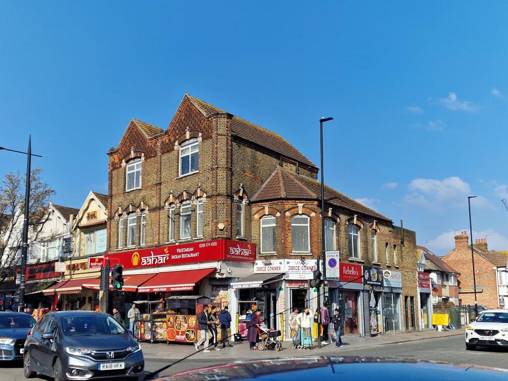 Exterior 2.jpg