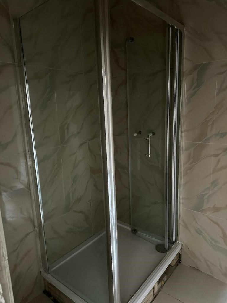 Bathroom 2.jpg
