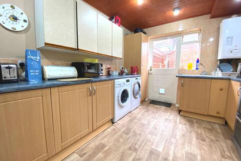 4 bedroom semi-detached house for sale - Spinney Hill Road, Spinney Hill, Northampton NN3 6DP