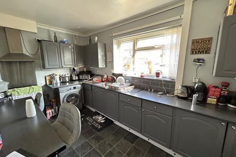 3 bedroom terraced house for sale, Gilliland Crescent, Birtley, Chester Le Street, Tyne & Wear, DH3 1NJ