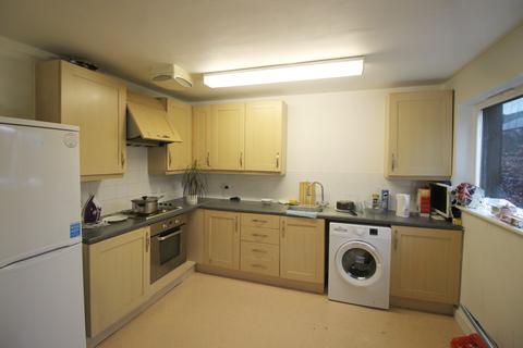 2 bedroom flat to rent, Desborough Road, High Wycombe HP11