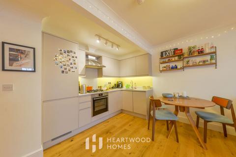 Flat 4, 7a Chequer Street, St Albans, AL1 3YJ