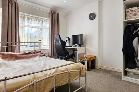 4 bedroom end of terrace house for sale, Greenford, UB6