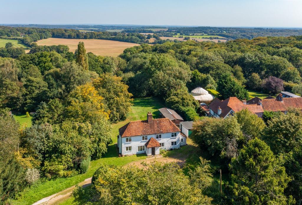 Village Road, Coleshill, Amersham, HP7 3 bed cottage for sale £1,350,000