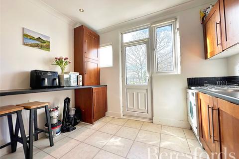 Flat 12, Clovelly Court Upminster Road, Hornchurch, RM11 3TP