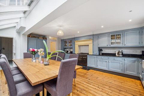 5 bedroom terraced house for sale, Wroughton Road, London, SW11