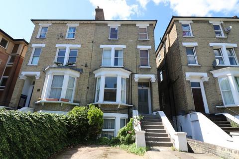 Studio to rent, Windsor Road,  Ealing, W5