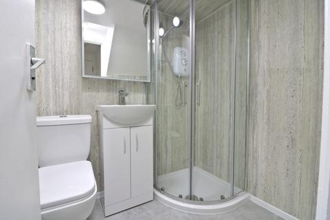 Studio to rent, Windsor Road,  Ealing, W5
