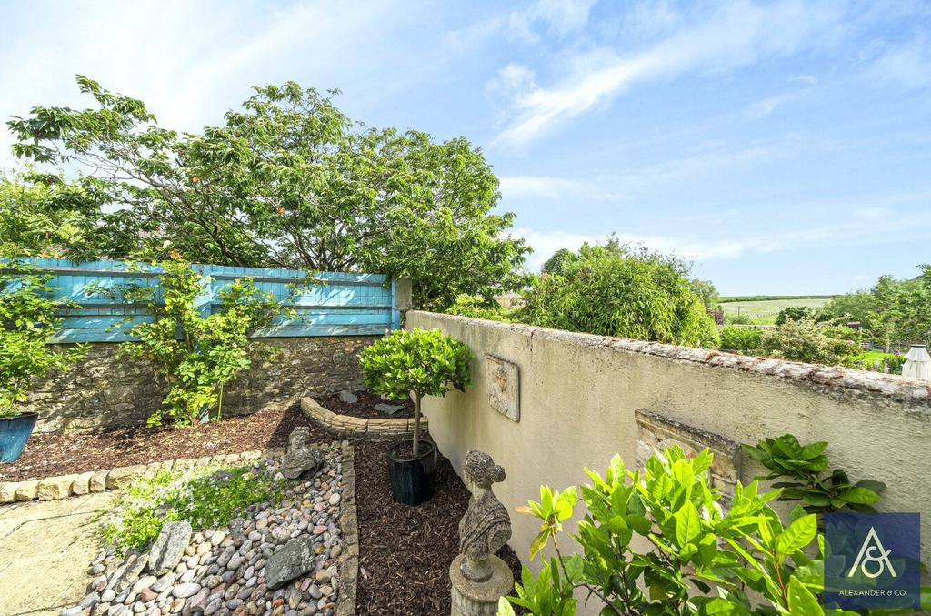 Garden &amp; View