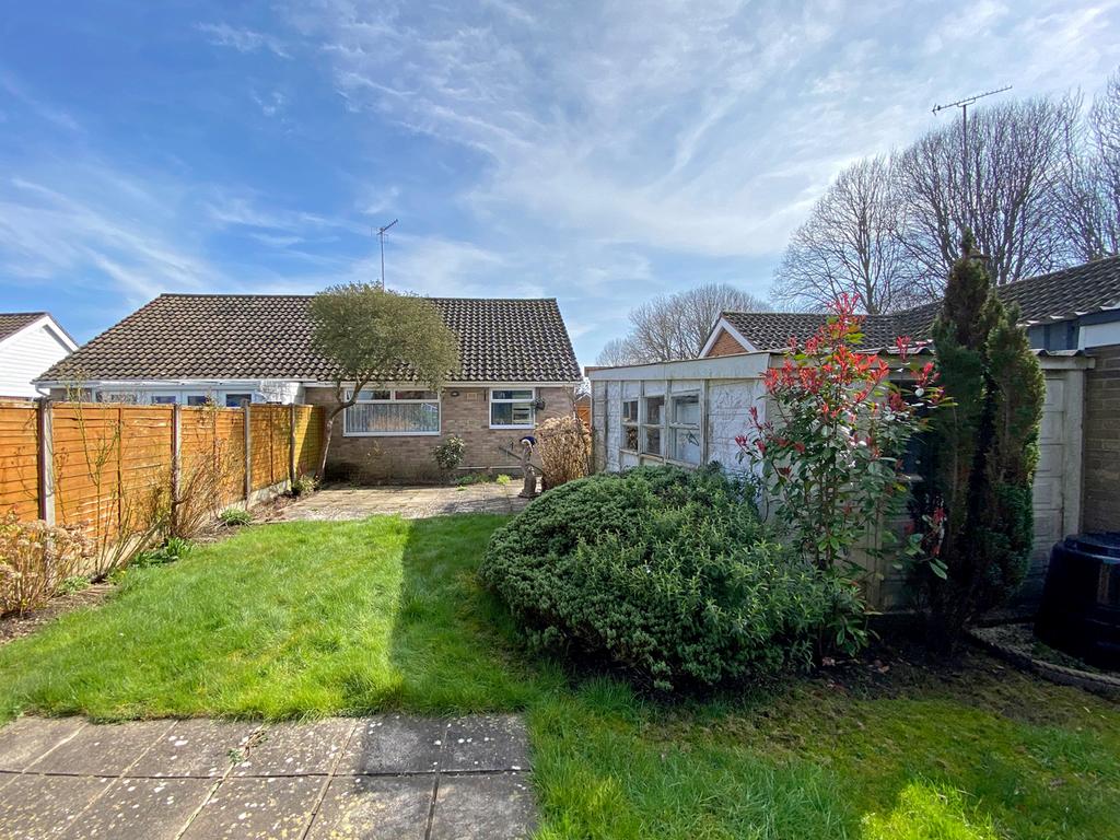 Golden Acre, Pagham, Bognor Regis... 2 bed semidetached bungalow for