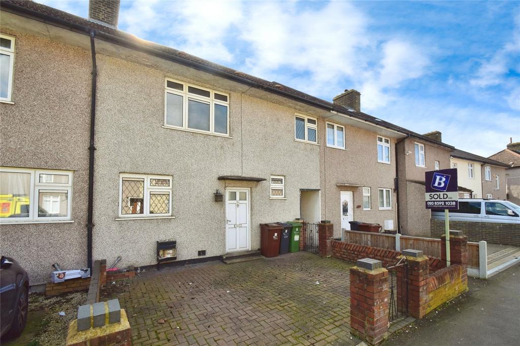 Lindisfarne Road, Dagenham, RM8 3 bed link detached house for sale £