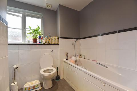 2 bedroom flat for sale, Axial Drive, Colchester, Essex, CO4 5YJ