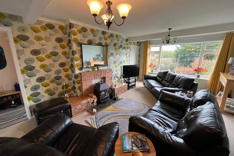 3 bedroom semi-detached house for sale - Sarum Way, Hungerford RG17