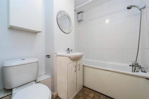1 bedroom flat to rent, Hicks Close, Battersea, London, SW11