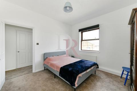 1 bedroom apartment to rent, Mermaid Court, Railway Approach, Wightman Road, Harringay, N4