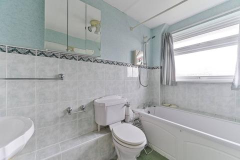 6 Glyn Close, London, SE25 6DT