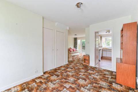 6 Glyn Close, London, SE25 6DT
