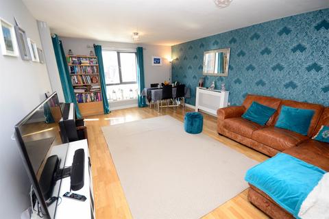 2 bedroom apartment for sale, Baltic Quay, Gateshead