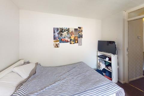 undefined, Oliver Close, Nottingham, NG7 4HJ