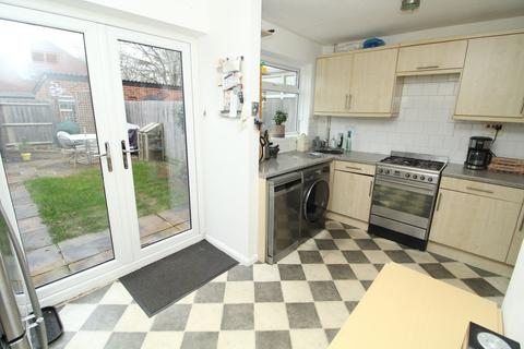 33 Carroll Close, Newport Pagnell, MK16 8QJ