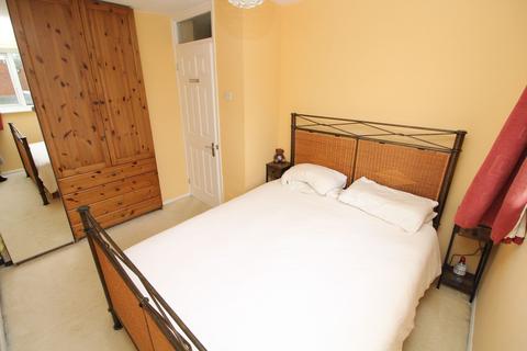 33 Carroll Close, Newport Pagnell, MK16 8QJ