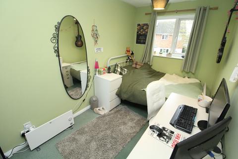 33 Carroll Close, Newport Pagnell, MK16 8QJ