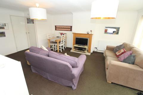 2 Carlyle Close, Newport Pagnell, MK16 8PZ