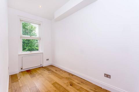 2 bedroom flat to rent, Dyne Road, Kilburn, London, NW6