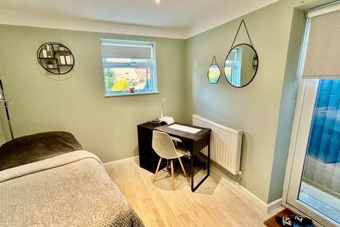 7 Brackley Close, Northampton, NN2 8NN