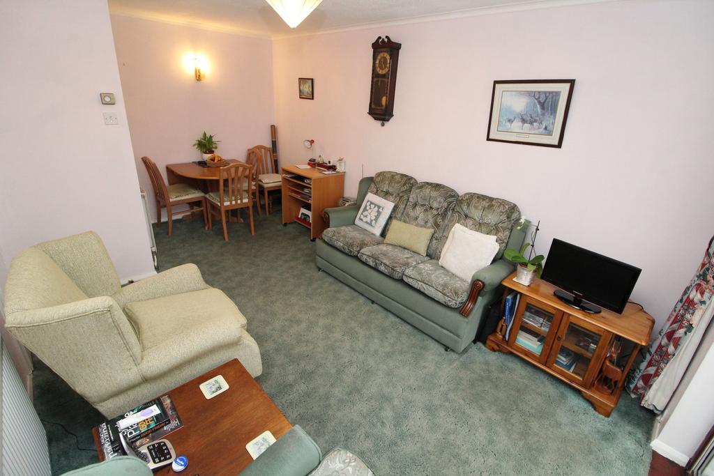 Lagonda Close, Newport Pagnell 2 bed bungalow for sale £260,000