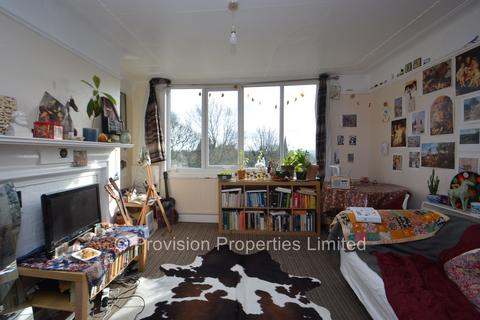 3 bedroom flat to rent - Cliff Road, Woodhouse LS6