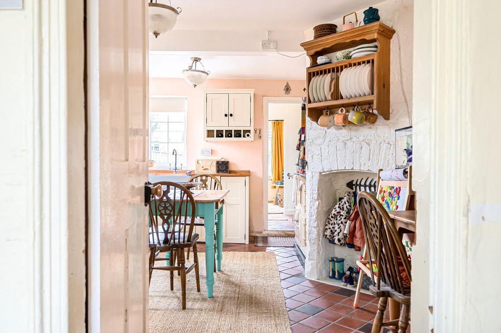 Kitchen/Dining Room (2)