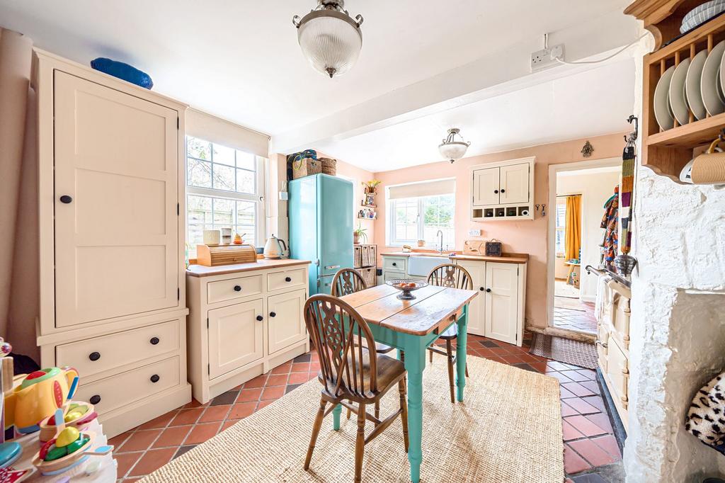 Kitchen/Dining Room (4)